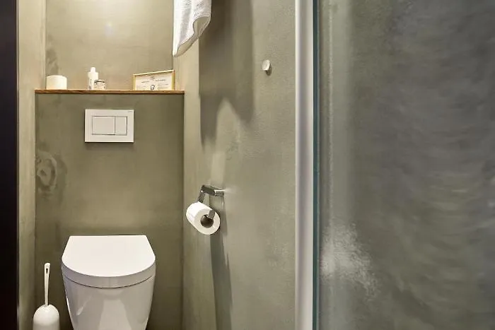 Am Chlodwigplatz 3* Köln