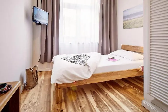 Otel Am Chlodwigplatz 3*