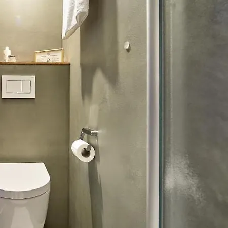 Am Chlodwigplatz 3* קלן