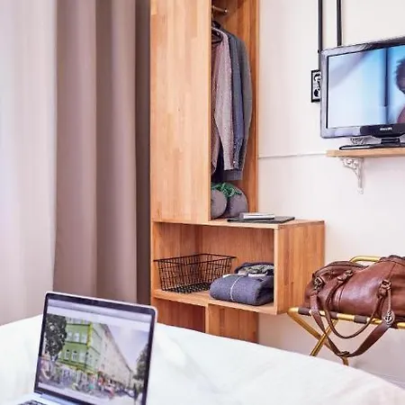 Am Chlodwigplatz 3* קלן