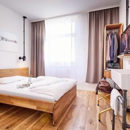 克罗蒂维格普拉斯酒店